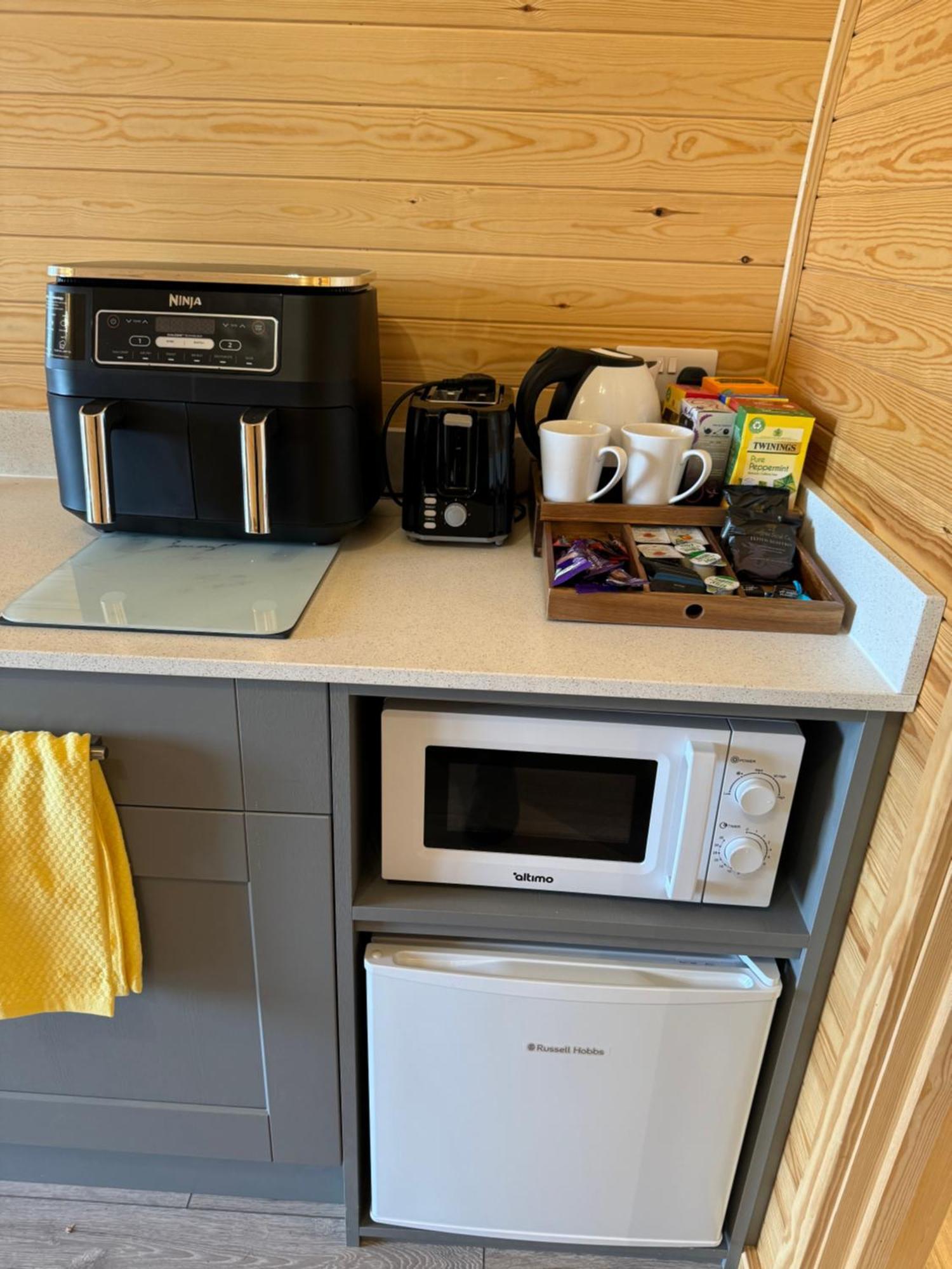 Ffrith Beach Glamping With Hot Tub Hotel Prestatyn Exterior photo