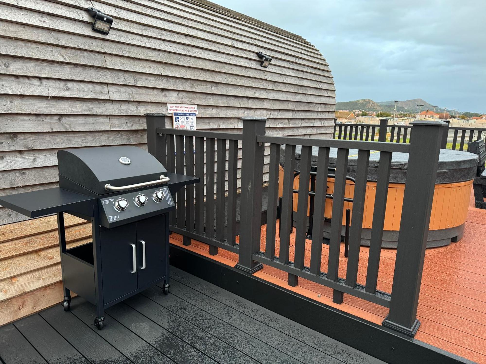 Ffrith Beach Glamping With Hot Tub Hotel Prestatyn Exterior photo